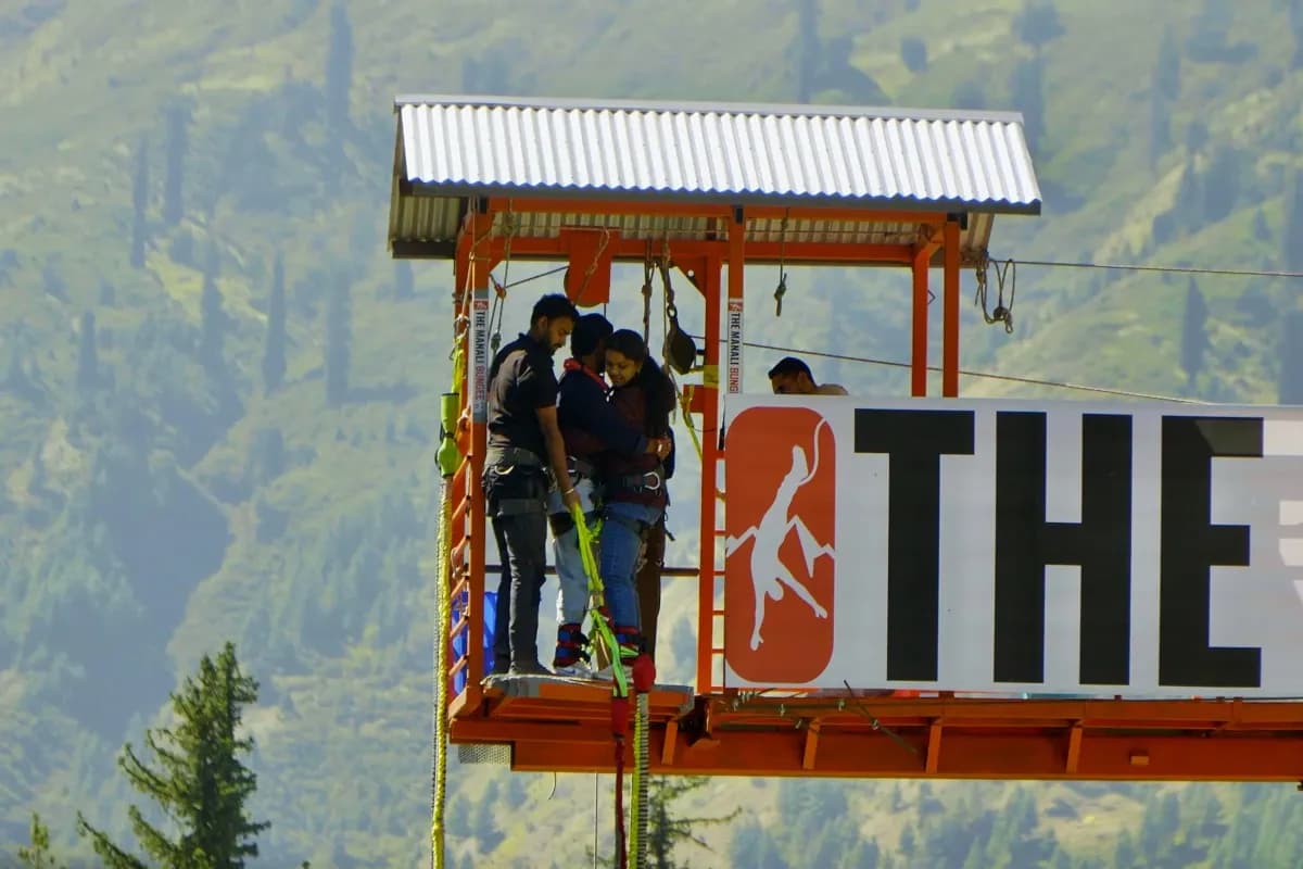 Bungee jumping in Manali