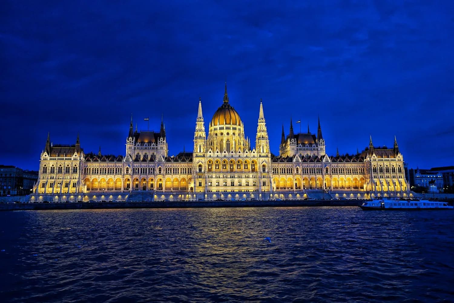 Romantic Europe - Eiffel, Grand Palace & Dutch Delights