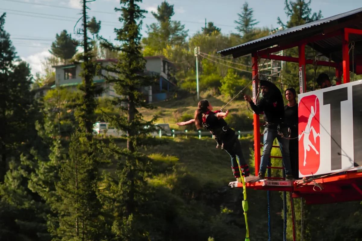 Bungee jumping in Manali
