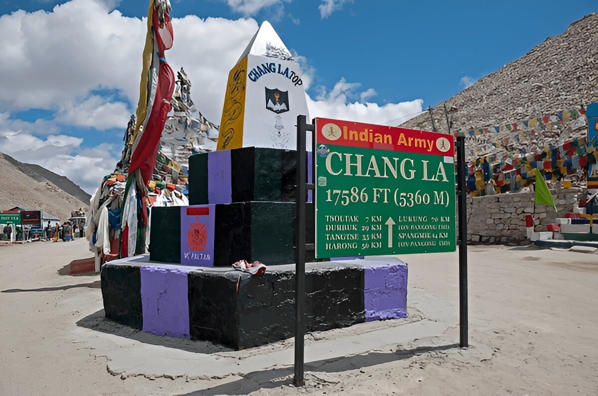 Chang La Pass