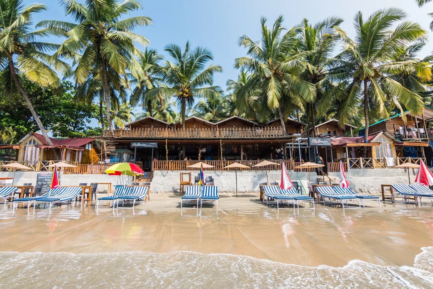 Coastal Goa Getaway | Beaches, Forts & Sightseeing