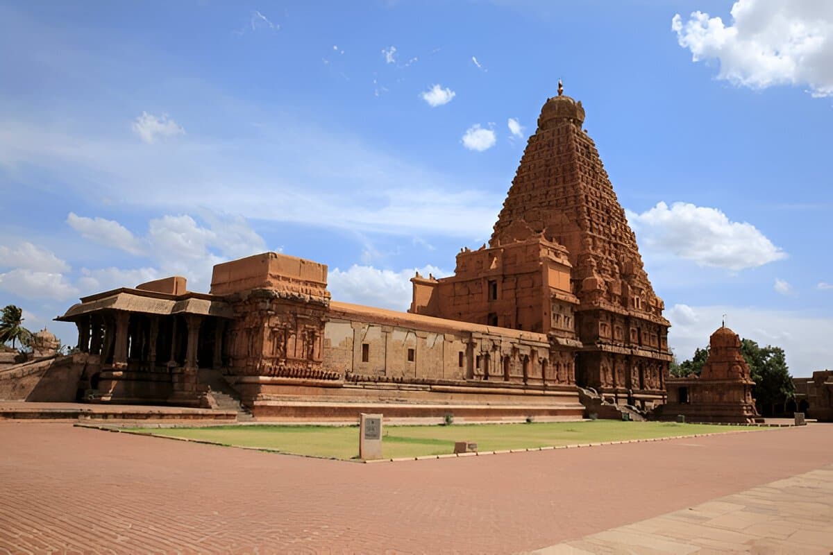 Brihadeeswarar temple, Tanjore