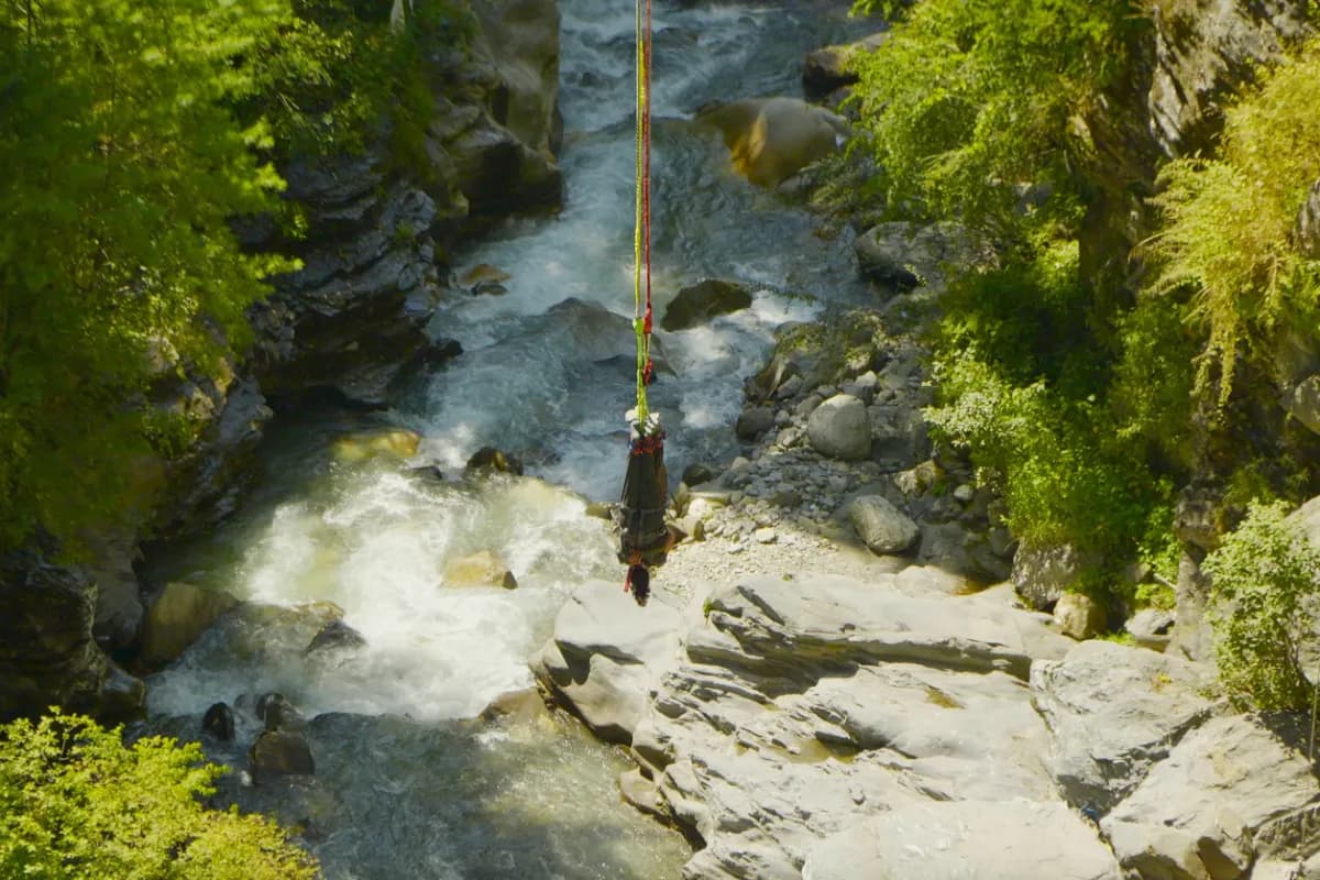 Bungee jumping in Manali