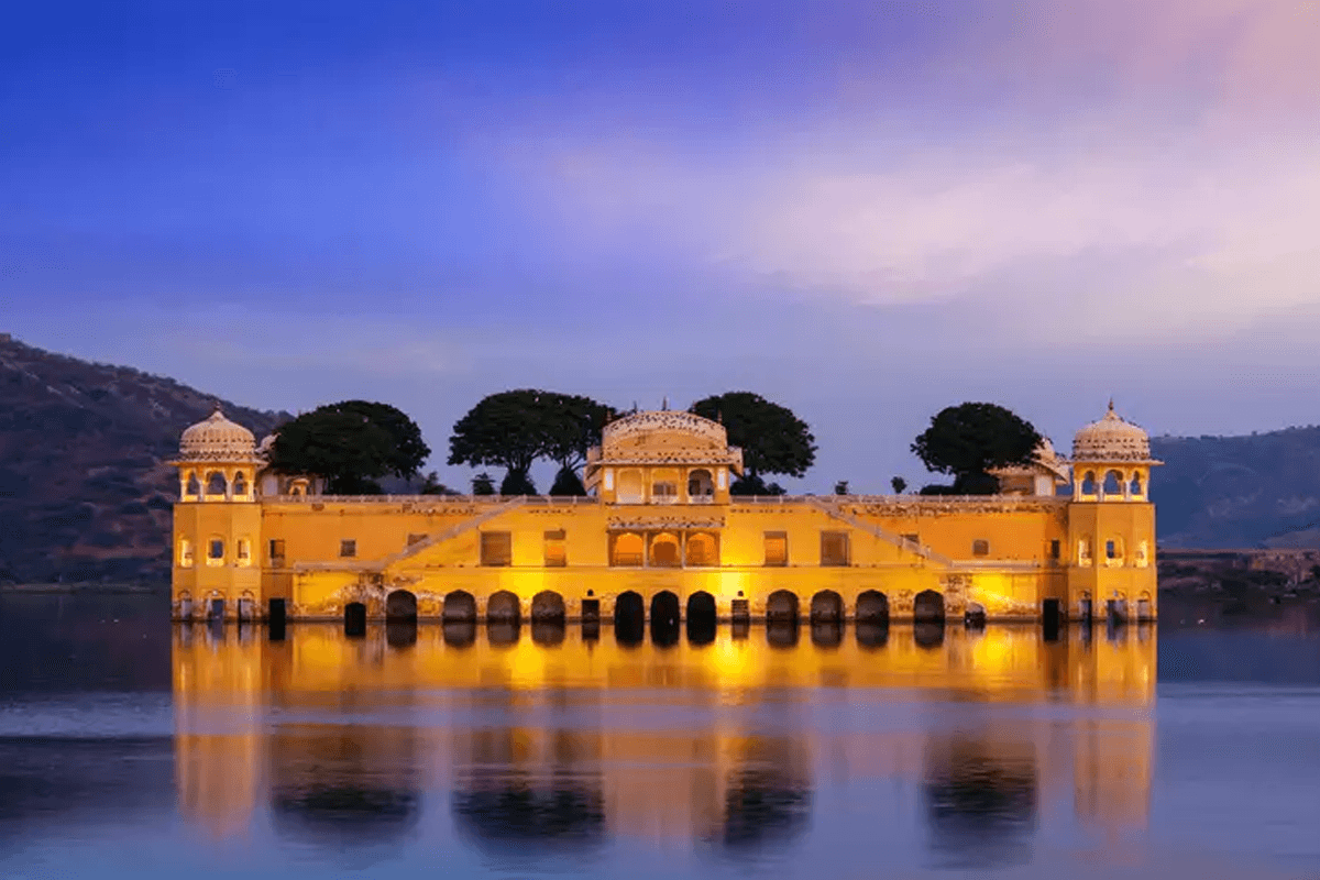 Udaipur Honeymoon Packages to Celebrate Love in Royal Style