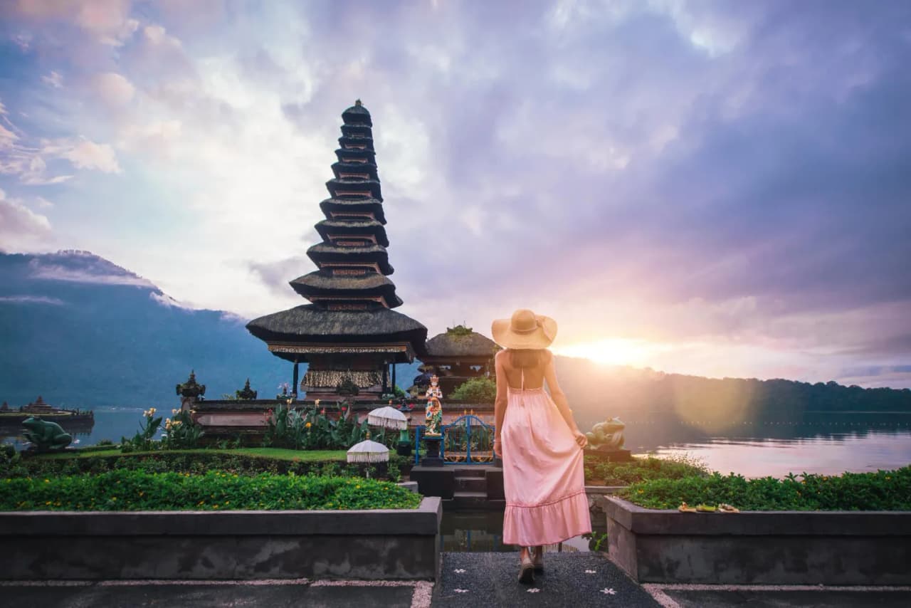 Bali’s Romantic Magic with Island Cruises, Temples & Sunsets